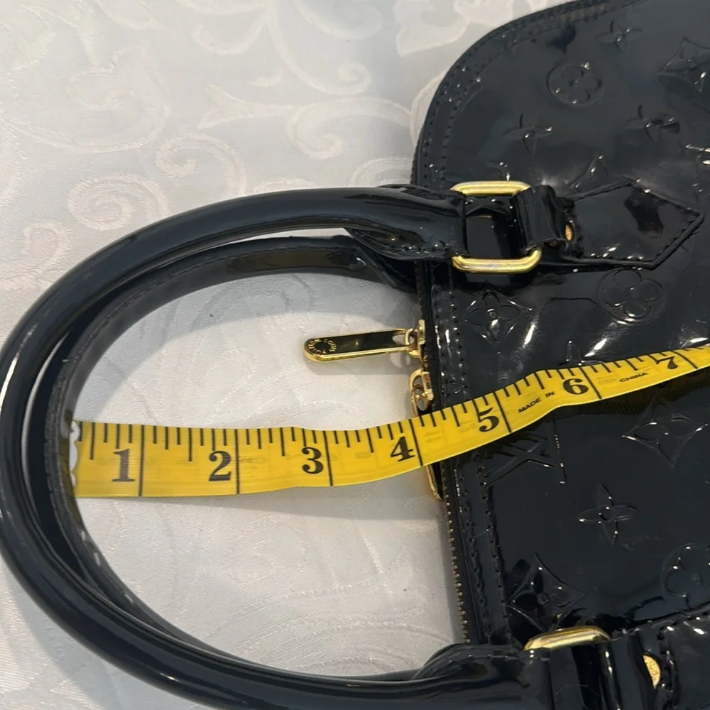 Louis Vuitton Vernis Black Patent Handbag. - Picture 13 of 13